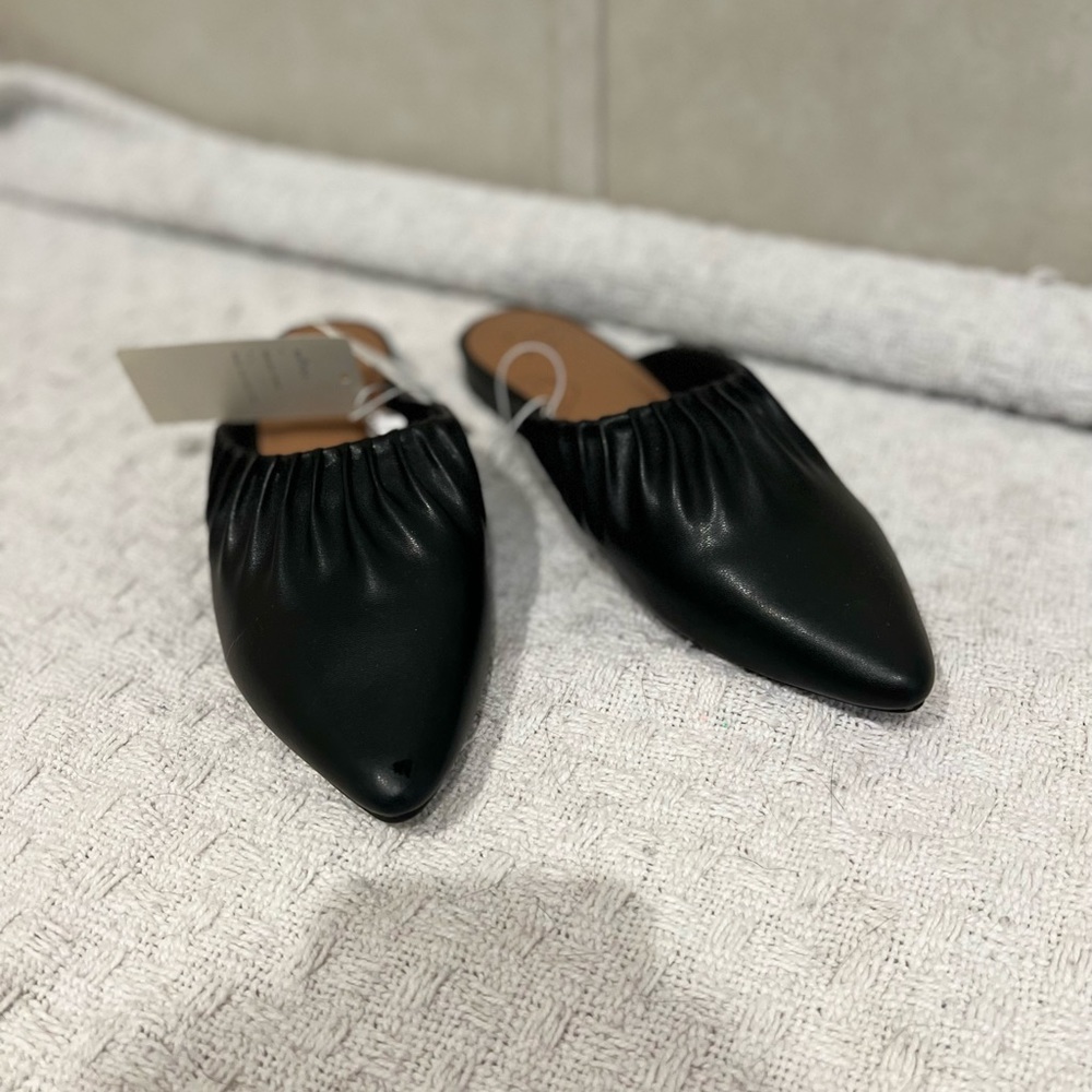 Black scrunched slide